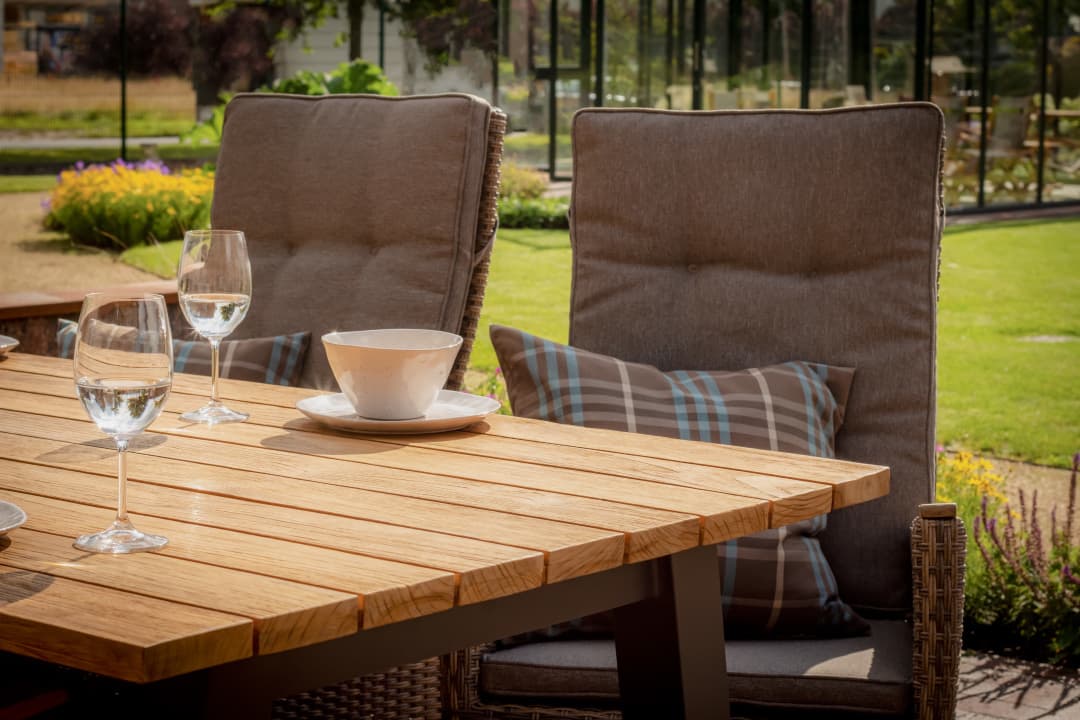 Vermont Tisch mit Miraflor Dining Relaxsesseln
