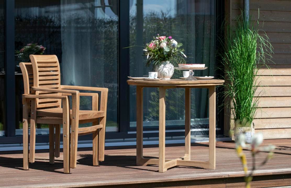 Woodie Stapelsessel mit Woodie Tisch Swiss