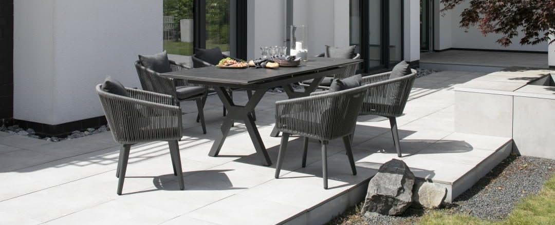 Hammond Ausziehtisch mit Brescia Diningsesseln Rope rund dark grey