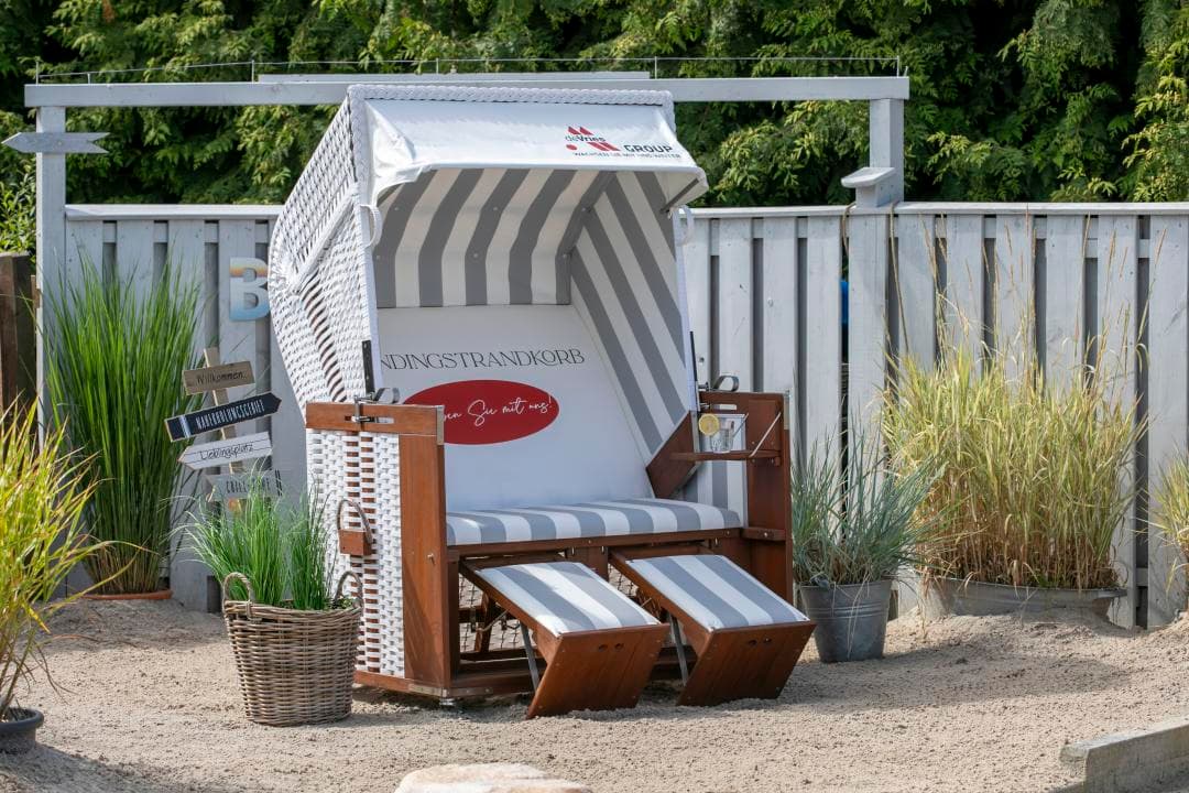 Profi Nordsee Ameland Strandkorb mit Branding