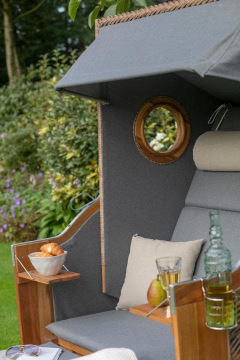 Strandkorb Trend 45 PE walnut: mit Becher- und Flaschenhalter